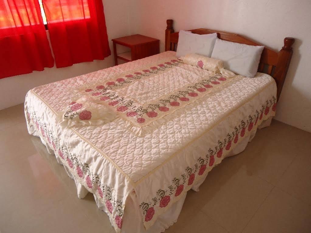 Oyo 502 Roberto'S Resort بنغلاو المظهر الخارجي الصورة